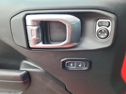 Used 2024 Jeep Wrangler Unlimited image 14
