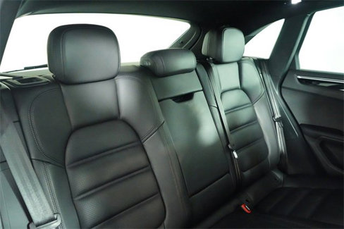 Used 2022 Porsche Macan image 31