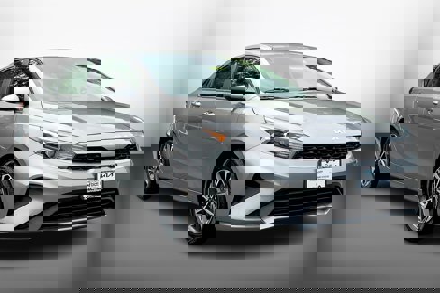 Certified 2023 Kia Forte LXS image 3