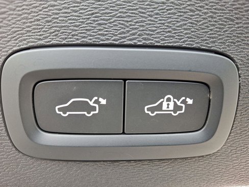 Certified 2023 Volvo C40 P8 Recharge Plus image 32