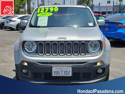 Used 2017 Jeep Renegade Latitude image 2