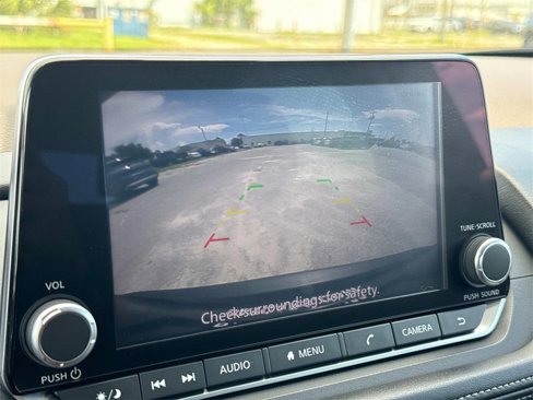 Used 2023 Nissan Rogue SV image 27