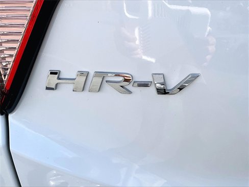 Used 2018 Honda HR-V EX image 8