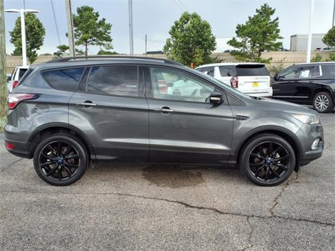 Used 2017 Ford Escape Titanium image 22
