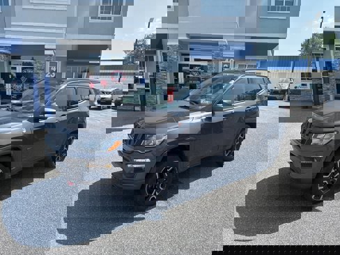 Used 2019 Jeep Compass Trailhawk image 2