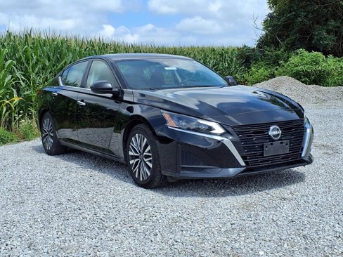 Used 2024 Nissan Altima 2.5 SV image 2