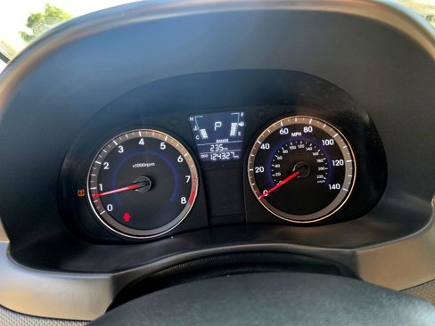 Used 2014 Hyundai Accent GLS image 9