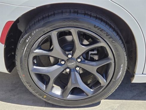 Used 2022 Chrysler 300 S image 9