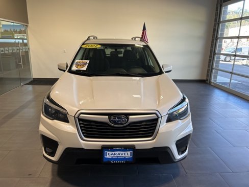 Used 2021 Subaru Forester Premium image 13