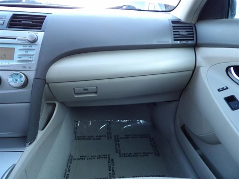 Used 2009 Toyota Camry LE image 18