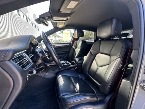 Used 2022 Porsche Macan image 5
