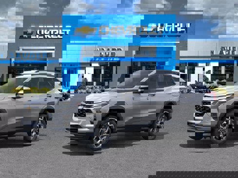 New 2025 Chevrolet Trax LT w/ Driver Confidence Package image 2