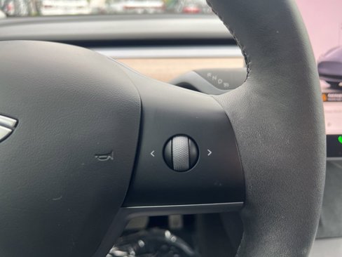 Used 2024 Tesla Model Y Long Range image 11