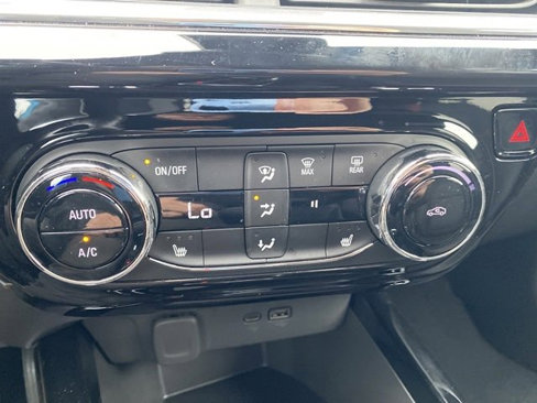 Used 2025 Chevrolet Trax RS image 23