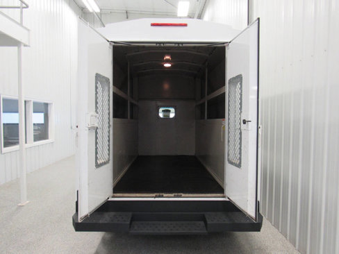 Used 2015 Ford E-350 and Econoline 350 Super Duty image 8