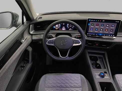New 2025 Volkswagen Tiguan S image 12