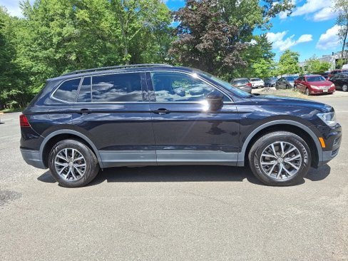 Used 2019 Volkswagen Tiguan SE w/ Panoramic Sunroof Package image 12