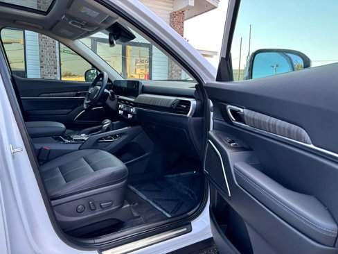 Used 2024 Kia Telluride SX image 32