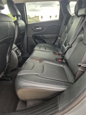 Used 2023 Jeep Cherokee Altitude Lux image 21
