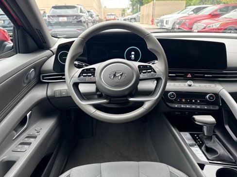Certified 2023 Hyundai Elantra SEL w/ Convenience Package image 13