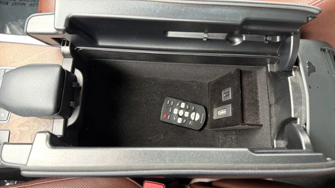 Used 2014 Mercedes-Benz E 350 Sedan image 44