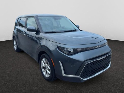Used 2023 Kia Soul LX w/ LX Technology Package image 3