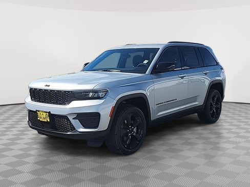 New 2025 Jeep Grand Cherokee Altitude image 17