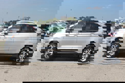 Used 2016 Ford Edge SEL w/ Equipment Group 201A image 8