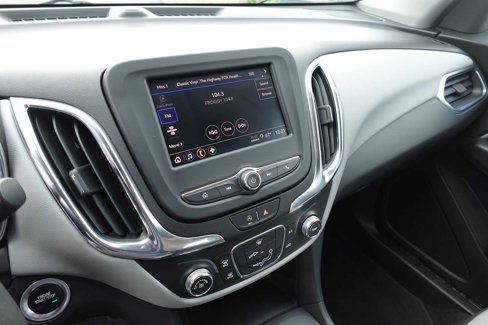 Used 2023 Chevrolet Equinox LS image 17