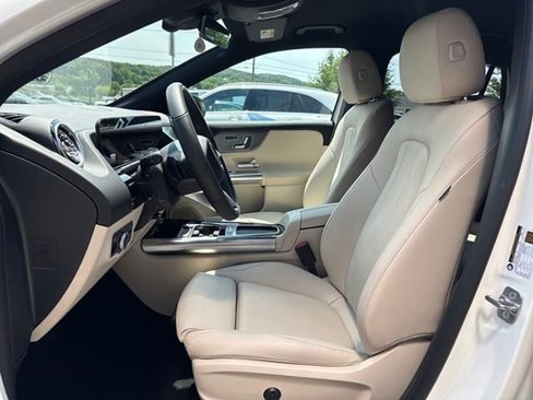 Used 2025 Mercedes-Benz GLA 250 4MATIC image 9
