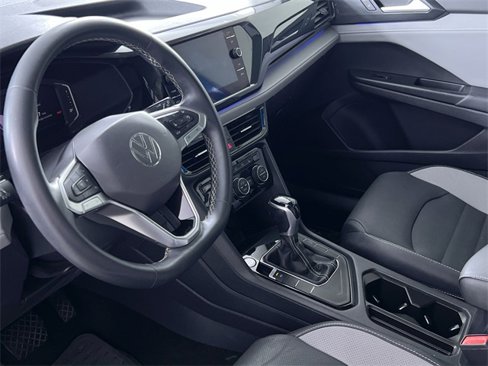 Used 2022 Volkswagen Taos SEL w/ Panoramic Sunroof Package image 28