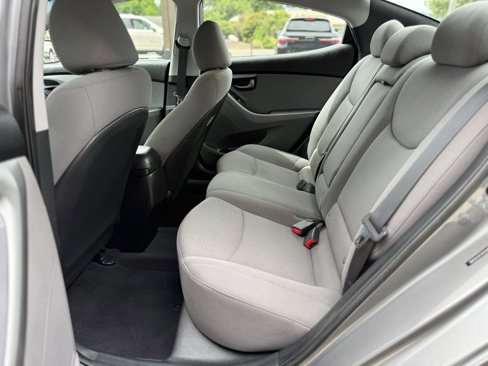 Used 2014 Hyundai Elantra SE image 22