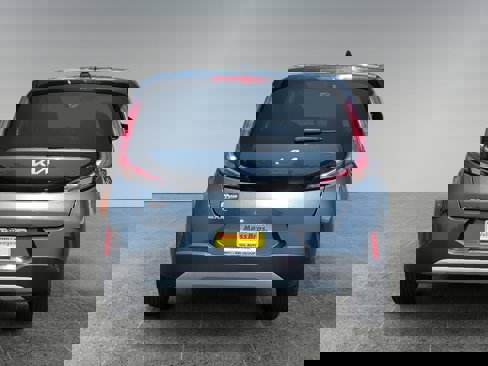 Used 2023 Kia Soul LX w/ LX Technology Package image 4