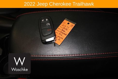 Used 2022 Jeep Cherokee Trailhawk w/ Trailer Tow Group image 33
