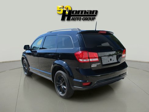 Used 2019 Dodge Journey SE w/ Blacktop Package image 3