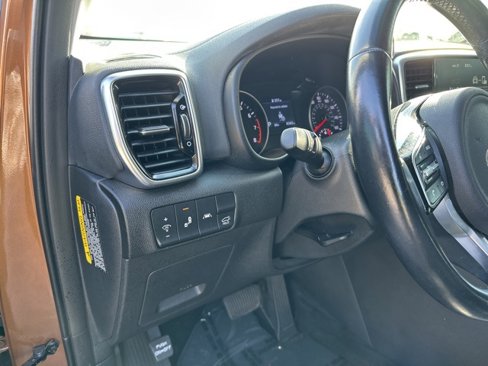 Used 2020 Kia Sportage EX image 11