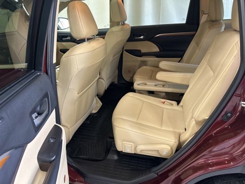 Used 2017 Toyota Highlander Limited Platinum image 8