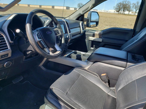 Used 2017 Ford F350 Lariat w/ Chrome Package image 7