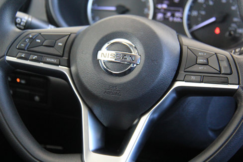 Used 2022 Nissan Kicks S image 13