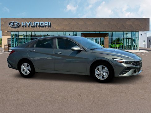 New 2025 Hyundai Elantra SE image 10