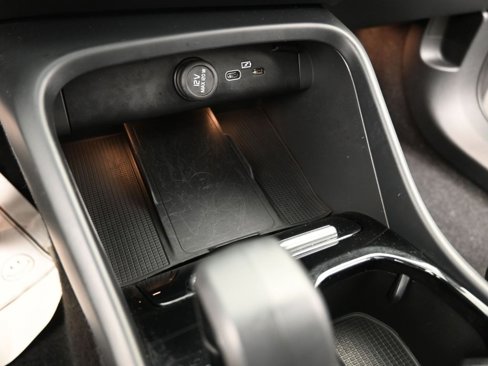 Certified 2023 Volvo XC40 Recharge Ultimate image 25