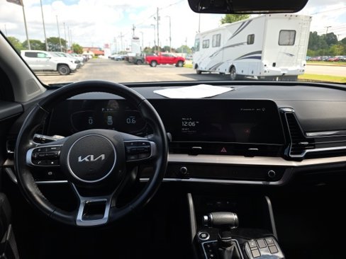 Used 2024 Kia Sportage EX image 11