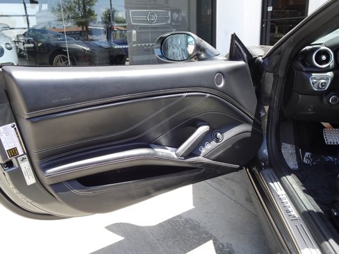 Used 2015 Ferrari California T image 14