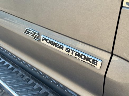 Used 2020 Ford F250 Lariat w/ Chrome Package image 12