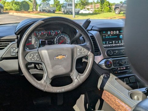 Used 2018 Chevrolet Tahoe LT w/ LT Signature Package image 17