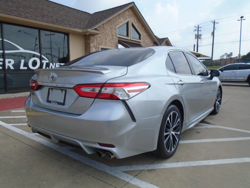 Used 2020 Toyota Camry SE image 8