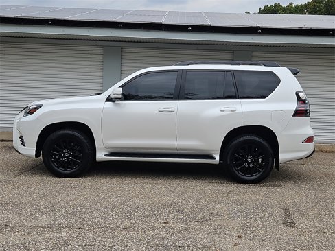 Used 2023 Lexus GX 460 image 2