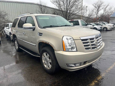 Used 2008 Cadillac Escalade AWD image 4