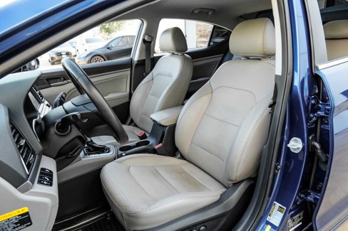 Used 2017 Hyundai Elantra Limited image 4