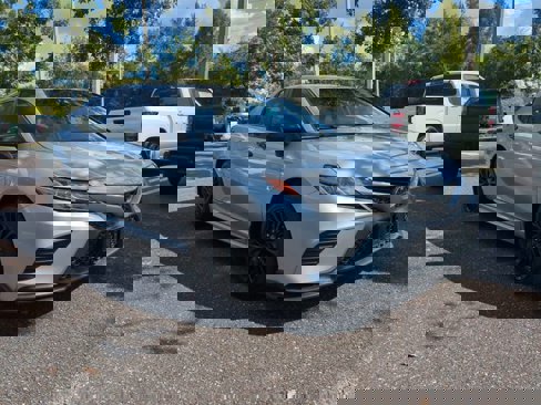 Used 2020 Toyota Camry SE image 2